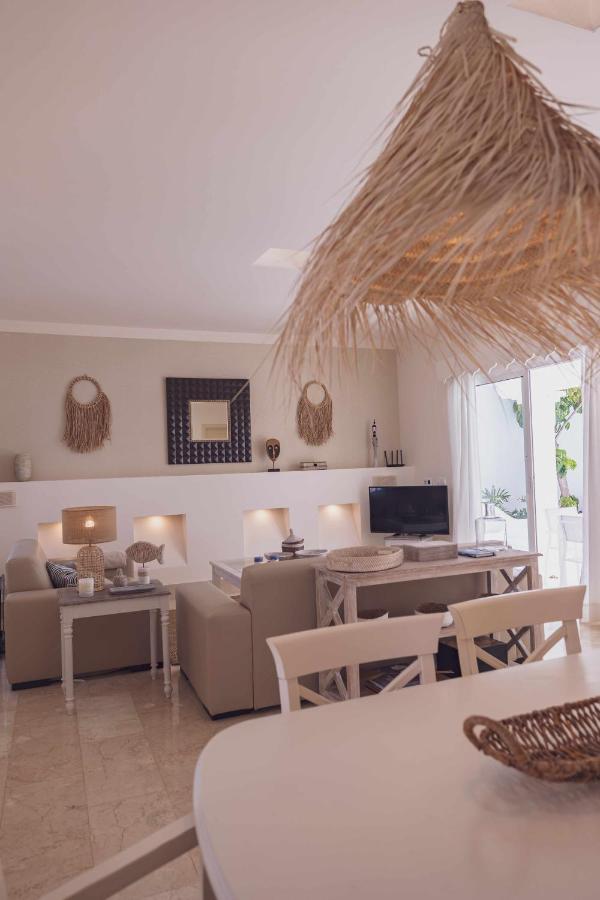 Villa Tiguaro Piscina Climat Jacuzzy Ac Villa 9 12 Corralejo Exterior foto